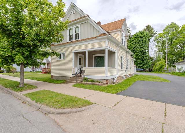 Property at 110 Miller Ave, Wausau, WI 54403, 4 beds, 2.5 baths