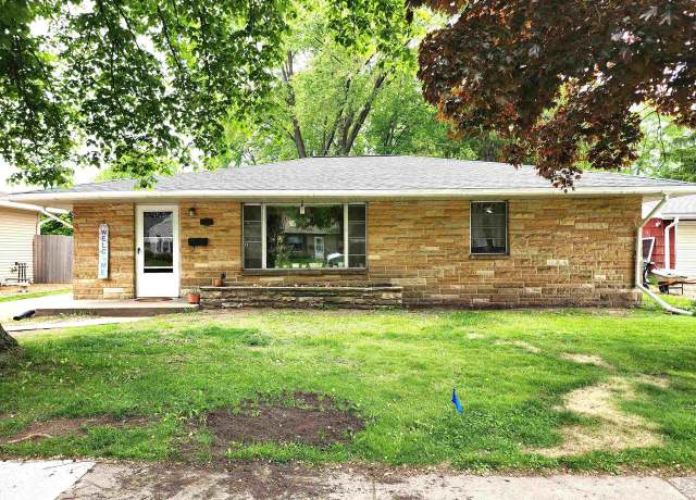 Property at 1130 10th Street South, Wisconsin Rapids, WI 54494, 4 beds, 2 baths