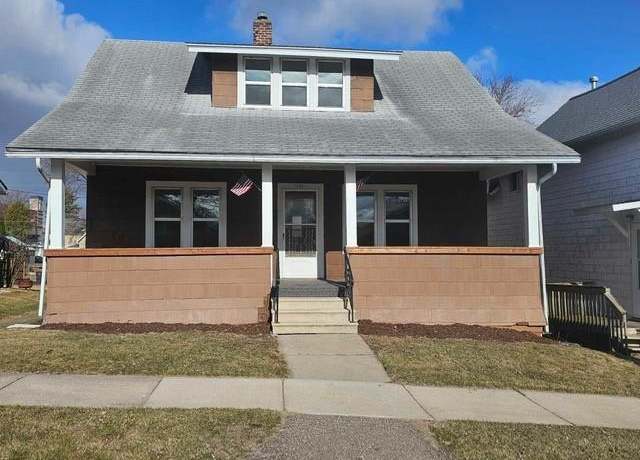 Property at 208 N Cedar Ave, Marshfield, WI 54449, 3 beds, 2 baths