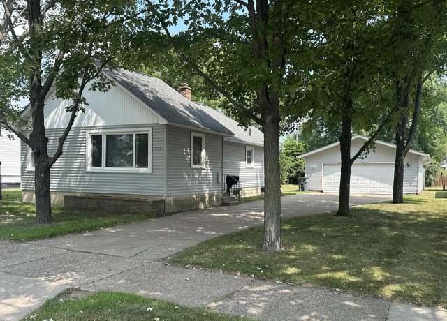 Property at 330 13th Street North, Wisconsin Rapids, WI 54494, 2 beds, 1 bath