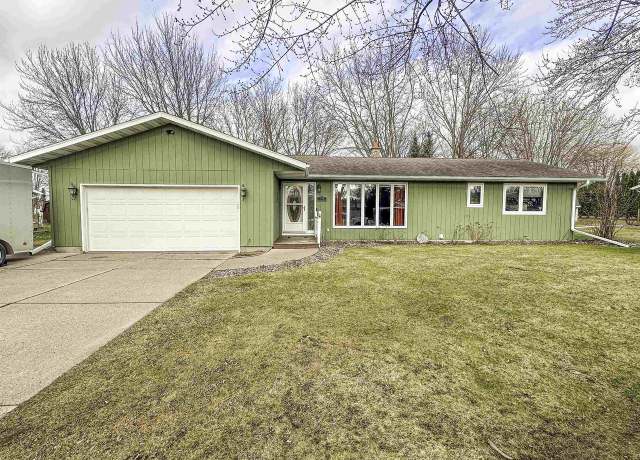 Property at 228 N Cherry St, Stetsonville, WI 54480, 4 beds, 3 baths