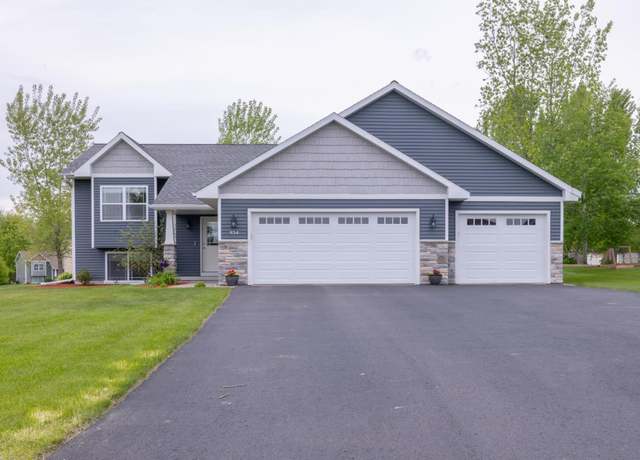 Property at 934 Windwood Dr, Kronenwetter, WI 54455, 5 beds, 3 baths