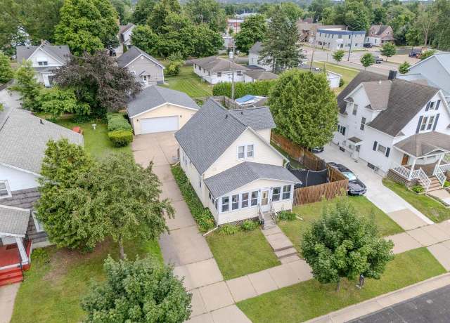 Property at 1029 S 6th Ave, Wausau, WI 54401, 3 beds, 1.5 baths