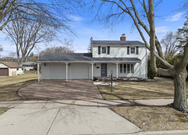 Property at 1607 S Palmetto Ave, Marshfield, WI 54449, 3 beds, 1.5 baths