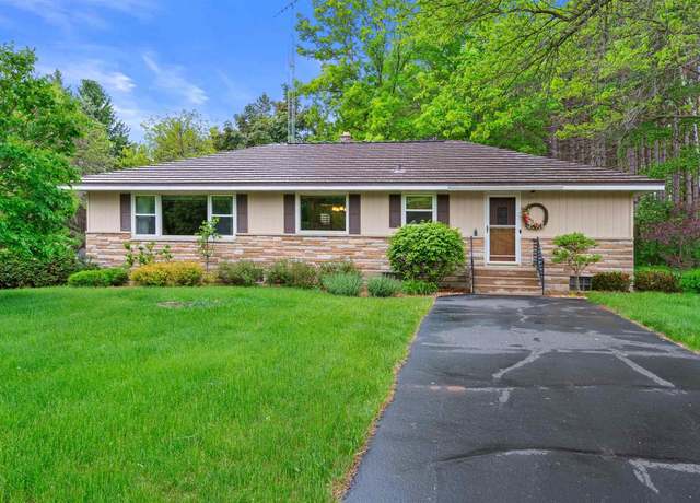 Property at 3594 Sunset Drive North, Stevens Point, WI 54482, 4 beds, 2 baths