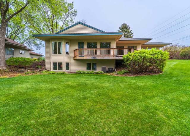 Property at 1255 Easthill Dr, Wausau, WI 54403, 3 beds, 2.5 baths