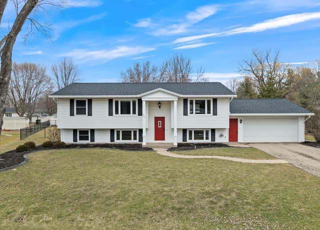 Property at 1307 E 22nd St, Marshfield, WI 54449, 4 beds, 2 baths
