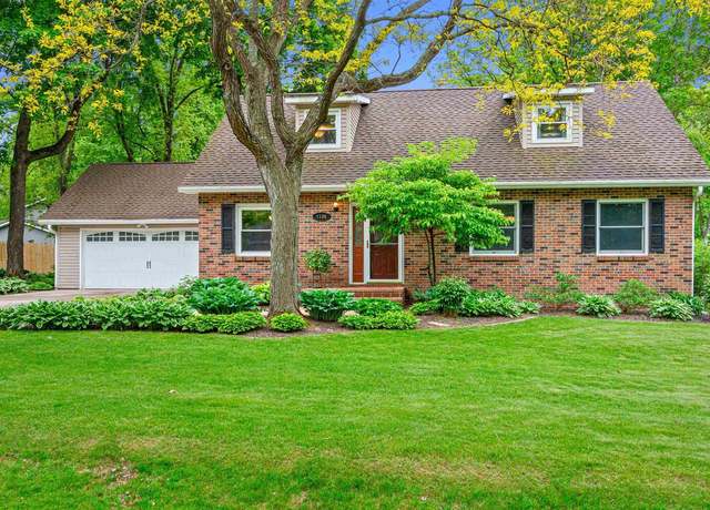 Property at 1136 W Ridge Rd, Marshfield, WI 54449, 4 beds, 2 baths