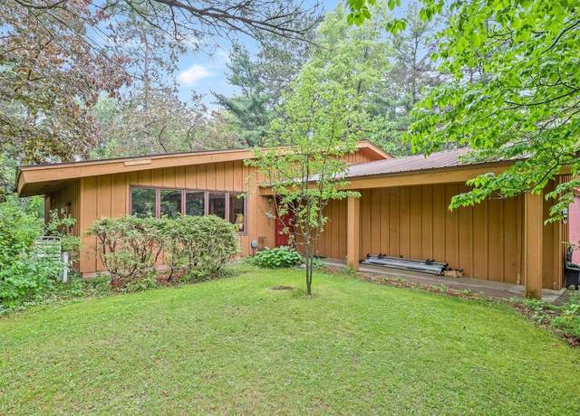 Property at 2720 Parkway Ct, Wisconsin Rapids, WI 54494, 3 beds, 1.5 baths