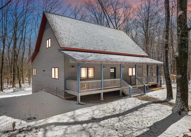 Property at 3853 County Rd E, Junction City, WI 54443, 5 beds, 3.5 baths