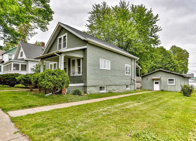 Property at 407 S 5th Ave, Wausau, WI 54401, 3 beds, 1 bath