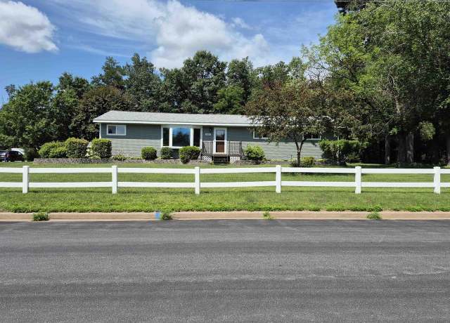 Property at 951 Rangeline Rd, Mosinee, WI 54455, 3 beds, 1.5 baths