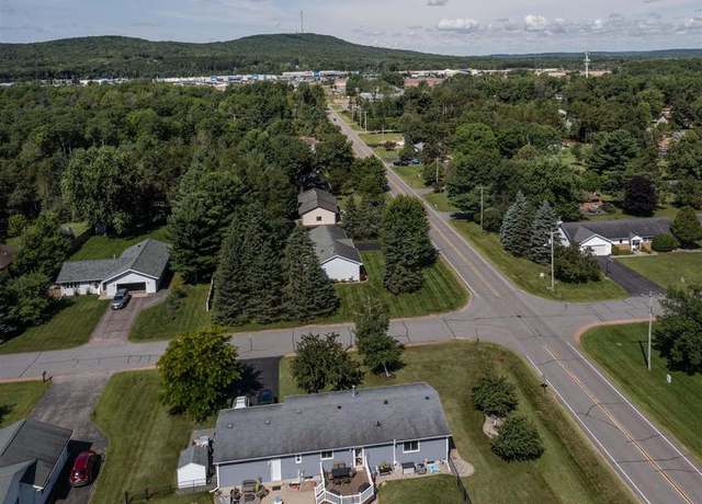 Property at 226065 Kinglet Cir, Wausau, WI 54401, 4 beds, 2.5 baths