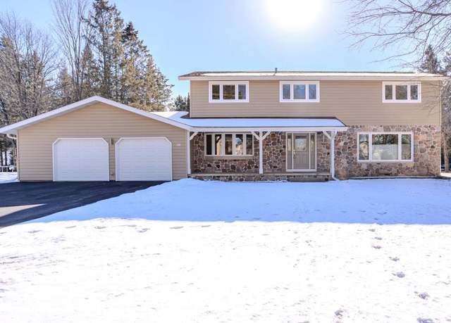 Property at 401 E Riverside Ave, Merrill, WI 54452, 4 beds, 3.5 baths