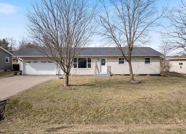 Property at 407 E 20th St, Marshfield, WI 54449, 3 beds, 1 bath