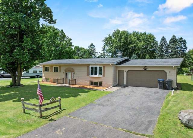 Property at 1700 N Palmetto Ave, Marshfield, WI 54449, 3 beds, 2 baths