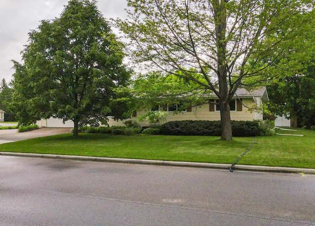 Property at 711 S 18th Ave, Wisconsin Rapids, WI 54495, 3 beds, 2 baths