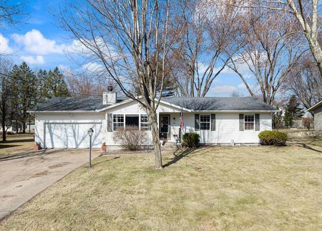 Property at 1812 S Cedar Ave, Marshfield, WI 54449, 4 beds, 2.5 baths