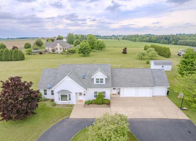 Property at 139910 Highland Dr, Marathon, WI 54448, 4 beds, 2.5 baths