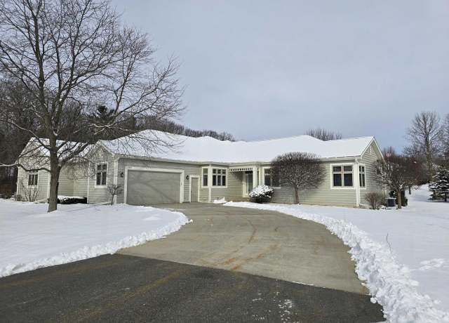 Property at 1809 W Arlington St, Marshfield, WI 54449, 3 beds, 2.5 baths