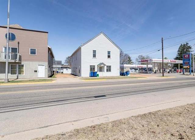 Property at 1322 W Main St, Merrill, WI 54452, 8 beds, 4 baths