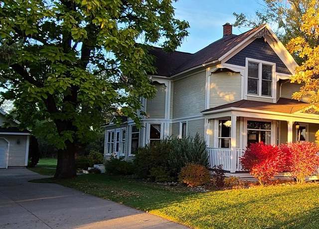 Property at 2730 Chestnut Dr, Plover, WI 54467, 5 beds, 2.5 baths
