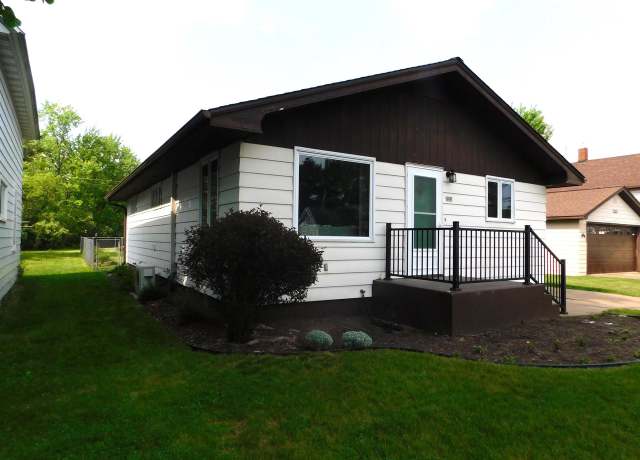 Property at 506 E 9th St, Merrill, WI 54452, 3 beds, 1 bath