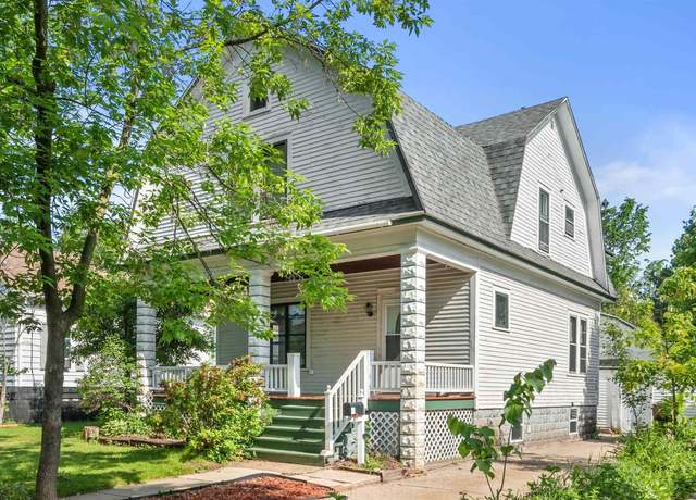 Property at 1608 Ellis St, Stevens Point, WI 54481, 4 beds, 1 bath