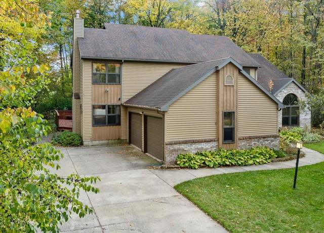 Property at 801 N Columbus Ave, Marshfield, WI 54449, 4 beds, 2.5 baths