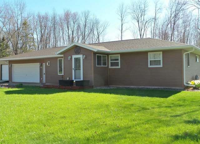 Property at 880 Malibu Dr, Medford, WI 54451, 3 beds, 3 baths