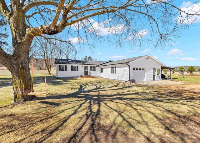 Property at N8608 Strat Rd, Iola, WI 54945, 3 beds, 3 baths