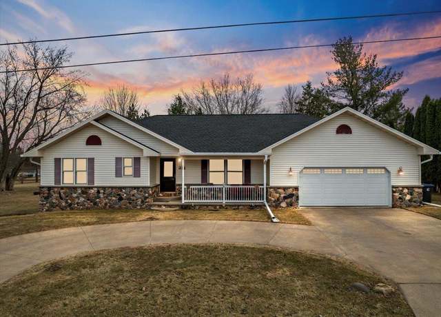 Property at 311 W Pine St, Abbotsford, WI 54405, 4 beds, 3 baths