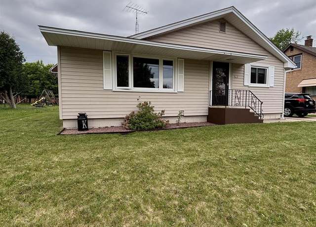 Property at 608 Prentice St, Stevens Point, WI 54481, 3 beds, 2 baths