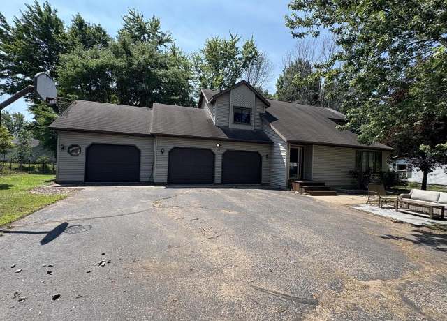 Property at 1007 W 3rd St, Nekoosa, WI 54457, 3 beds, 2.5 baths