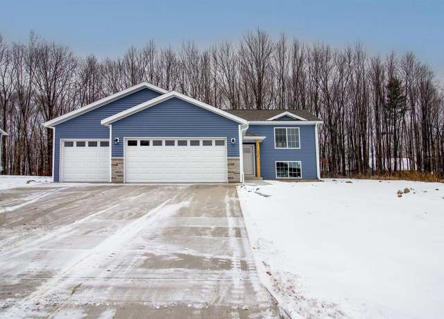 Property at 840 Fairway Dr, Mosinee, WI 54455, 3 beds, 2 baths