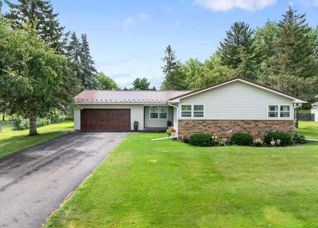 Property at 416 W Leonhard St, Marshfield, WI 54449, 3 beds, 2 baths