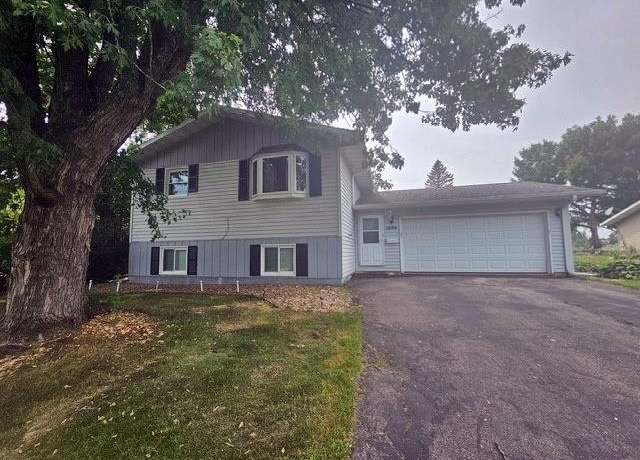 Property at 1604 S Apple Ave, Marshfield, WI 54449, 3 beds, 1.5 baths