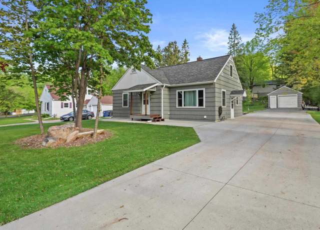 Property at 912 Brown St, Wausau, WI 54403, 3 beds, 1 bath