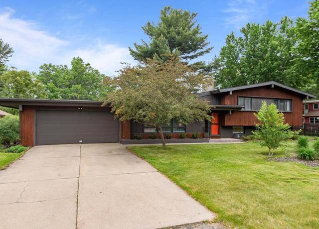 Property at 24 Hazelwood Dr, Stevens Point, WI 54481, 4 beds, 2 baths