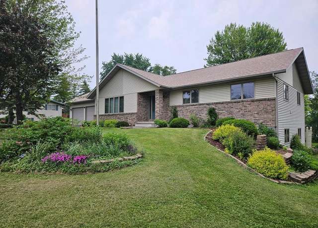 Property at 628 W Village Limits Rd, Athens, WI 54411, 4 beds, 2.5 baths