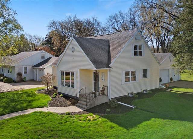 Property at 1614 W 5th St, Marshfield, WI 54449, 4 beds, 1.5 baths