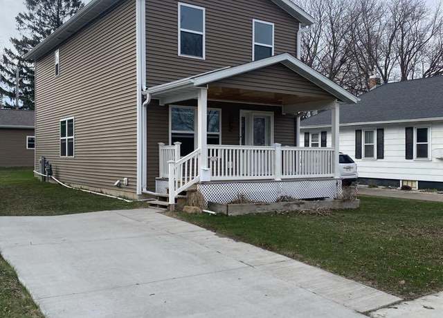 Property at 302 N Peach Ave, Marshfield, WI 54449, 3 beds, 2.5 baths