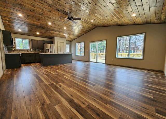 Property at 1093 W Queens Way, Nekoosa, WI 54457, 2 beds, 2 baths