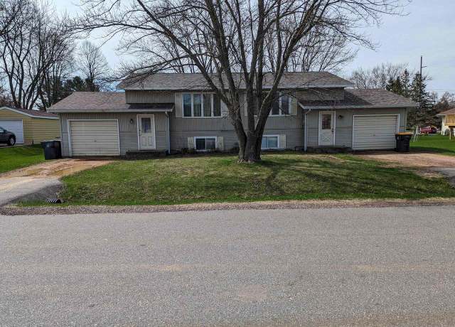 Property at 604-606 W 13th St, Marshfield, WI 54449, 4 beds, 2 baths