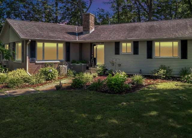 Property at 605 S Adams Ave, Marshfield, WI 54449, 5 beds, 2.5 baths