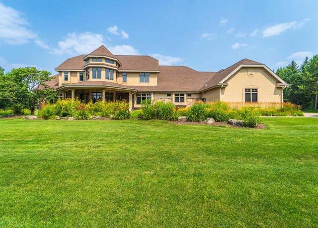Property at 1800 Desert Dr, Wausau, WI 54401, 4 beds, 4 baths