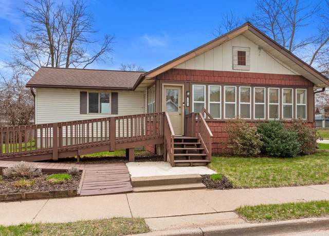 Property at 1101 Francis St, Stevens Point, WI 54481, 3 beds, 2 baths