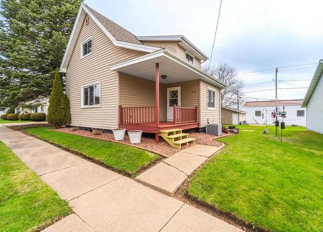 Property at 208 Walnut St, Marathon, WI 54448, 4 beds, 1.5 baths