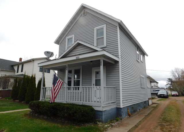 Property at 107 1/2 Polk St, Merrill, WI 54452, 3 beds, 1.5 baths