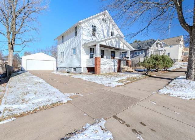 Property at 824 Chicago Ave, Wausau, WI 54403, 3 beds, 1.5 baths